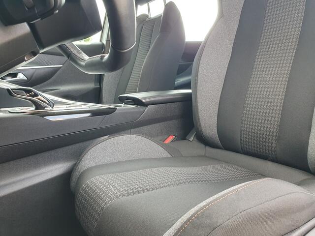 Peugeot 5008 1.2 PureTech Allure Pack Business NAVI/CRUISE/TRHAAK/CLIMA/LMV