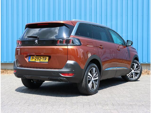 Peugeot 5008 130PK Allure Pack | AppleCarPlay/AndroidAuto | Cruise Control | Climate Control | FULL LED | Trekhaak | 7 persoons | Stoelverwarming | Navigatie | AUTOMAAT |
