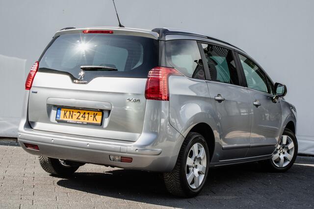 Peugeot 5008 1.2 PureTech Style 5p. Full map navigatie/ Cruise control/ Climate control/ Tel. bluetooth