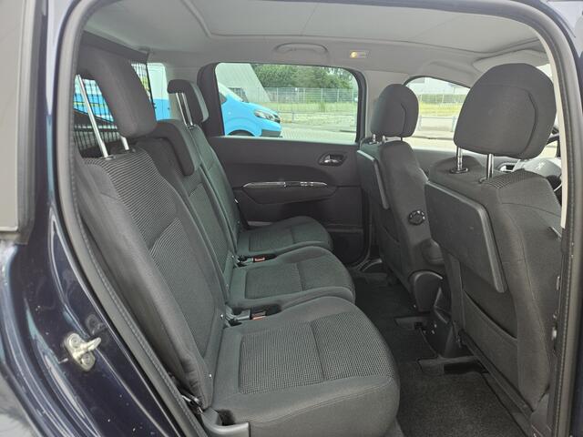 Peugeot 5008 1.2 PureT. Style 5p.