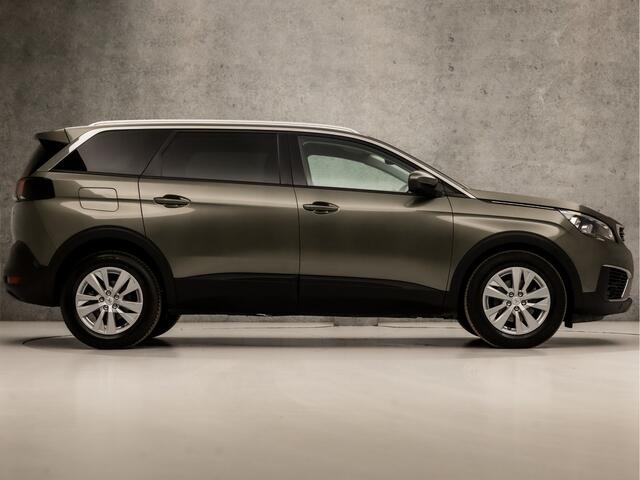 Peugeot 5008 1.2 PureTech Sport 7 Persoons (APPLE CARPLAY, GROOT NAVI, PARKEERSENSOREN, SPORTSTOELEN, GETINT GLAS, CRUISE, NIEUWSTAAT)