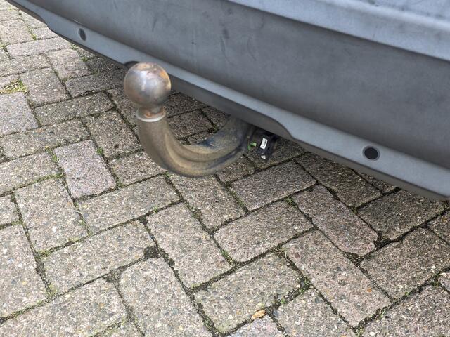 Peugeot 5008 1.2 Executive 7 ZITTER NAVI TEL AUTOMAAT LEER APPLE CARPLAY