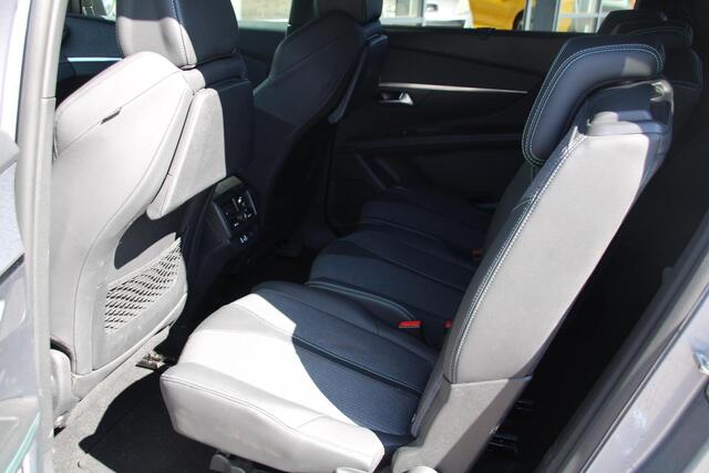 Peugeot 5008 1.2 PureTech Allure Pack NAVIGATIE - PARKEERHULP VOOR+ACHTER - 7 ZITPLAATSEN