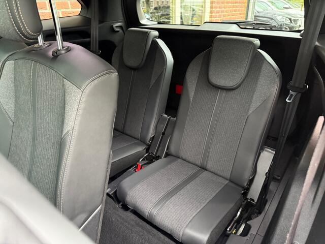 Peugeot 5008 1.2 PT BL. GT-Line SCHUIF.KANTELDAK / PANODAK / CAMERA / KEYLESS
