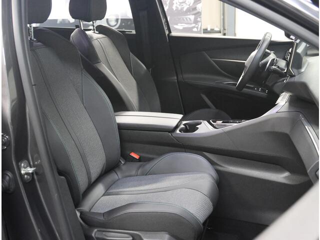 Peugeot 5008 1.2 Hybrid 136PK Allure Pack Business | AppleCarPlay/AndroidAuto | Adaptive Cruise Control | Climate Control | Camera | LED | 7 PERSOONS! | Navigatie | Isofix | Privacy Glass | Parkeersensoren |