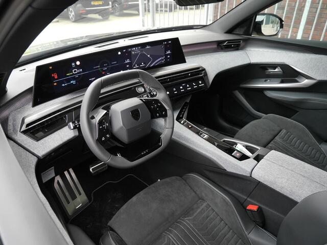 Peugeot 5008 e-5008 GT Avantage 73 kWh | Nieuwe auto | Rondom camera | Adaptive cruise control | Lichtmetalen velgen | Alcantara bekleding | 7 zits | Led | Keyless entry en start