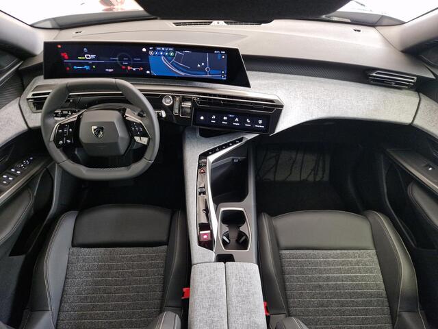 Peugeot 5008 1.6 Plug-in Hybrid 195 Allure 7,4 kW | Seat Pack | Panoramic Navigation Pack | 360 Vision & Drive Assist Pack