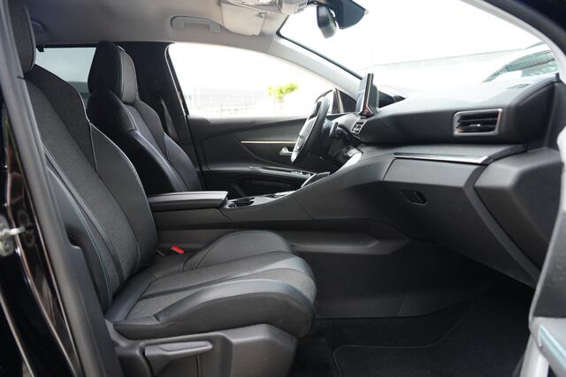 Peugeot 5008 1.2 PureTech Allure 7p 131pk Compleet nieuwe motor