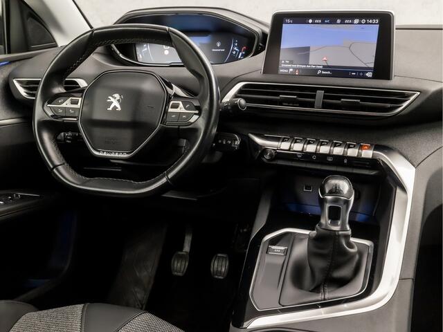 Peugeot 5008 1.2 PureTech Premium Sport 7 Persoons (APPLE CARPLAY, GROOT NAVI, CLIMATE, LEDER, SFEERVERLICHTING, SPORTSTOELEN, GETINT GLAS, TREKHAAK, PARKEERSENSOREN, NIEUWE APK, NIEUWSTAAT)