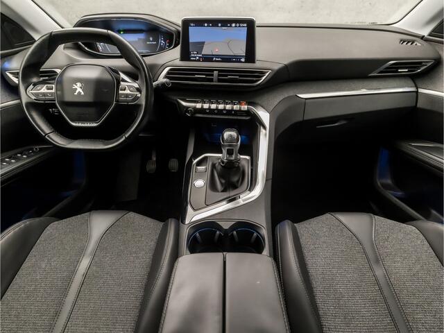 Peugeot 5008 1.2 PureTech Allure Sport 7 Persoons (APPLE CARPLAY, GROOT NAVI, 360 CAMERA, LEDER, SPORTSTOELEN, TREKHAAK, KEYLESS, CRUISE, DAB+, NIEUWSTAAT)