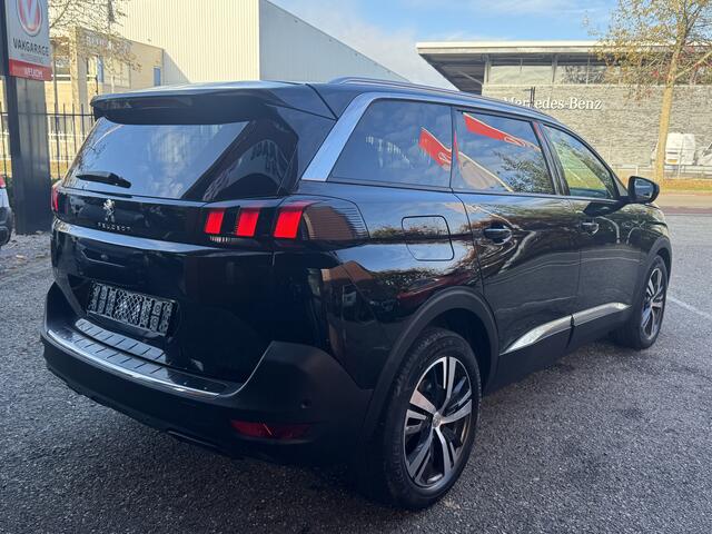 Peugeot 5008 1.2 PureTech Allure // 7 PERSOONS!! // NAVI // CAMERA // CLIMA // CRUISE // LEDER // DODENHOEK SENSOR //