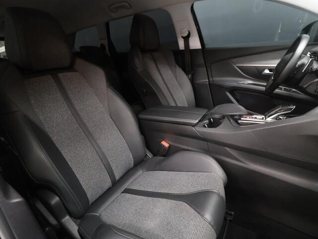 Peugeot 5008 1.2 PureTech Allure [APPLE CARPLAY, PARKEERSENSOREN, SPORTSTOELEN, WIRELESS CHARGING, 19 INCH VELGEN, GETINTE ACHTERRUITEN, NIEUWSTAAT]