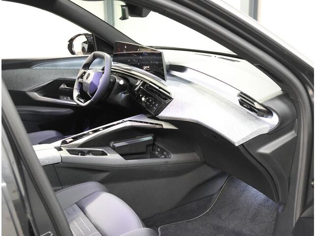 Peugeot 5008 1.2 Hybrid 145PK GT | 360 Camera | Adaptive CruiseControl | Dodehoekdetectie | AppleCarPlay/AndroidAuto | Navigatie | ClimateControl | 7 Zits | Keyless Entry/Start |