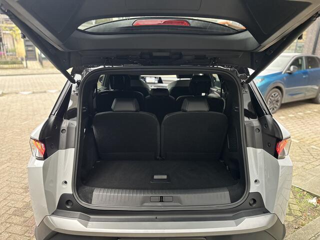Peugeot 5008 1.2 Hybrid 145 GT Automaat/7 Persoons/Stoel+stuur verwarming.