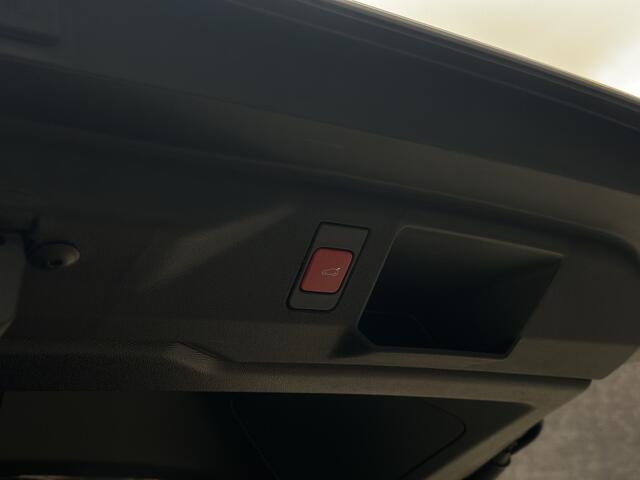 Peugeot 5008 1.2 Hybrid 145 GT Automaat/7 Persoons/Stoel+stuur verwarming.