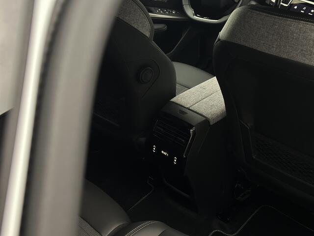 Peugeot 5008 1.2 Hybrid 145 GT Automaat/7 Persoons/Stoel+stuur verwarming.