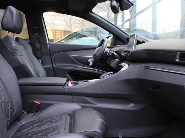 Peugeot 5008 1.6 PureTech GT-Line Automaat | Navi / Panoramadak / Leder / Focal