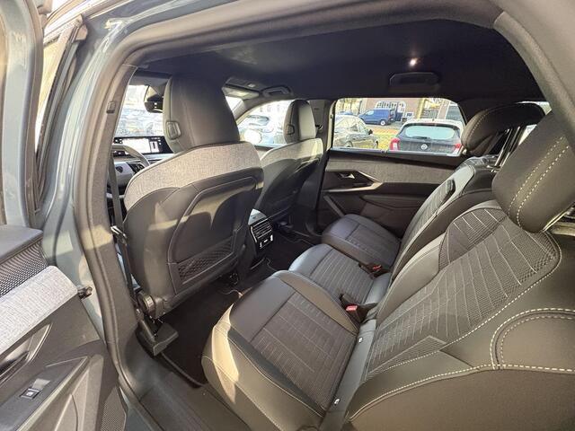 Peugeot 5008 1.2 Hybrid 145 GT | Stoel- & Stuurverwarming | Achteruitrijcamera | Elektr. achterklep | 7 Persoons | Keyless Entry | LED koplampen