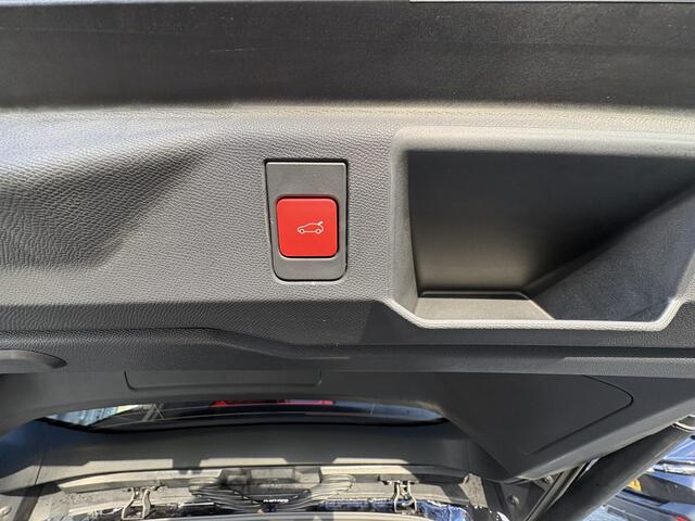 Peugeot 5008 1.2 Hybrid 145 GT | 7 Persoons | Adaptieve Cruise Control | Elektr. achterklep | Stoel- & stuurverwarming | Achteruitrijcamera | Navigatie