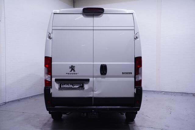 Peugeot BOXER 2.2 BlueHDi 140 pk L2H2 Premium Navi, Camera Laadruimte Pakket, Trekhaak 2.500 kg, 3-Zits