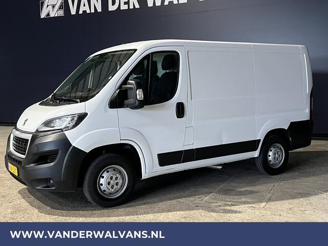 Peugeot BOXER 2.2 BlueHDi 120pk **BPM VRIJ voor de Ondernemer** L1H1 Euro6 Airco | Camera | Navigatie Trekhaak, Cruisecontrol, Parkeersensoren, Bijrijdersbank
