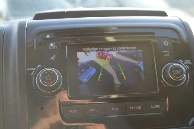 Peugeot BOXER 330 2.0 BlueHDI L2H2 Premium Pack DC , TREKHAAK , A UITRIJ CAM , AIRCO , NAVI , CR CONTROL ,