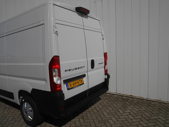 Peugeot BOXER 2.2 BlueHDi L2H2 3.0t 120 Pk | VOORRAAD AUTO | 2-Zits | Cruise Control | Airco | Camera Achter | USB aansluiting