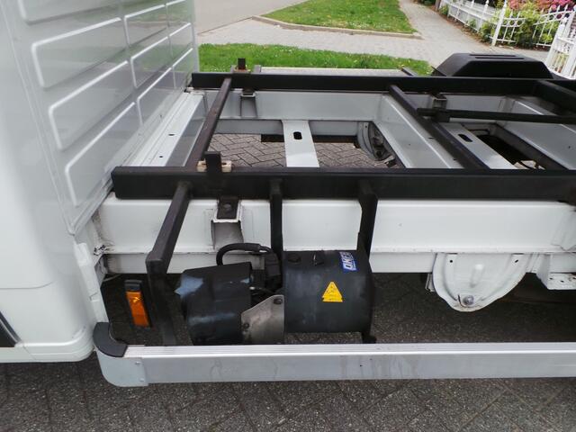 Peugeot BOXER 2.0 164pk EUR6 3000kg trekken BlueHDI L3 DC Kipper Airco,Cruise,Navi,7 persoons,Trekhaak