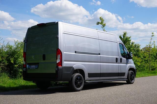 Peugeot BOXER 2.2 BlueHDi 140 L3H2 3.5t BPM voordeel |Nieuw |Airco |Carplay |Cruise |Camera |Parkeersensoren |3500 KG |140 pk |Metallic |Android auto |Bluetooth |Elektrisch verstelbare ramen en spiegels