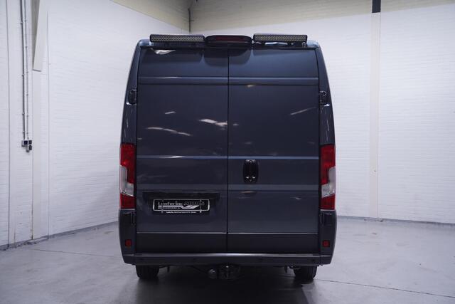 Peugeot BOXER 2.0 BlueHDI 165 pk L4H2 Koel-Vries Auto Dag/Nacht Navi, Camera, Trekhaak, Airco, Sidebars, 3-Zits