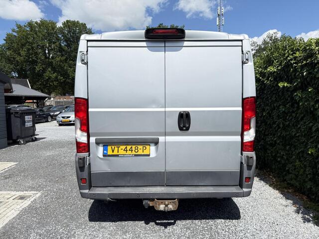 Peugeot BOXER 330 2.2 HDI L2H1 XT | Airco | Cruise Control | Trekhaak | Camera | 3 Zits | Nieuwe APK