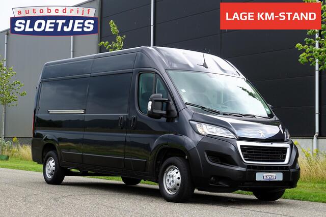 Peugeot BOXER 2.2 BlueHDi 165 L3H2 3.5t In Topstaat |165 pk |Metallic |1e eigenaar |3500 KG |EURO6D |Camera |Cruise |Navi |Clima |Trekhaak |Geveerde stoel |Betimmering |Carplay