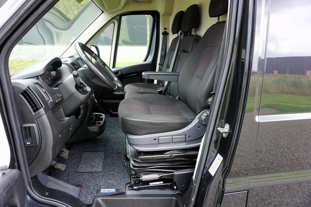 Peugeot BOXER 2.2 BlueHDi 165 L3H2 3.5t In Topstaat |165 pk |Metallic |1e eigenaar |3500 KG |EURO6D |Camera |Cruise |Navi |Clima |Trekhaak |Geveerde stoel |Betimmering |Carplay