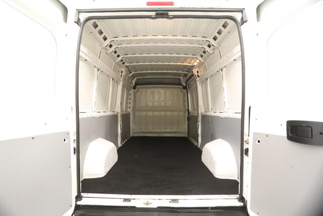 Peugeot BOXER 335 2.0 BlueHDI L3H2 | MARGE! | | Airco | Cruise | 3 Persoons | Trekhaak | Imperiaal | PDC