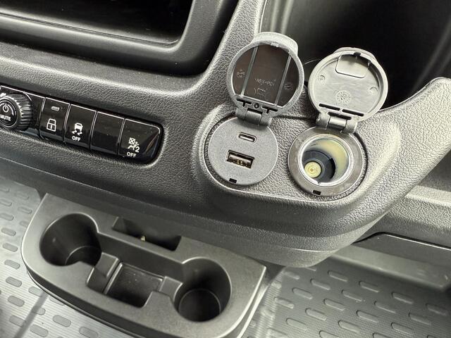 Peugeot BOXER e-Boxer 3.5t L3H2 Zwaar 110 kWh 100% Elektrisch | Pakket Visibility LED | Pakket City Plus | 3-Zits | Mirror Screen | Parkeersensor | Camera | Licht Metalen Velgen | uit voorraad leverbaar