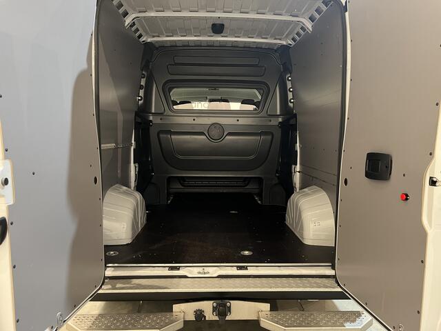 Peugeot BOXER 2.2 BlueHDi L2H2 140 PK DC Dubbel Cabine / Euro 6 / Airco / Cruise Control / Trekhaak / Camera / CarPlay / 12.800 KM !!