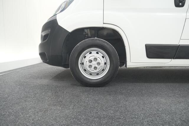 Peugeot BOXER 330 2.2 BlueHDi 140 L2H2 Premium | Navigatie | Houtenvloer In Laadruimte | Airco