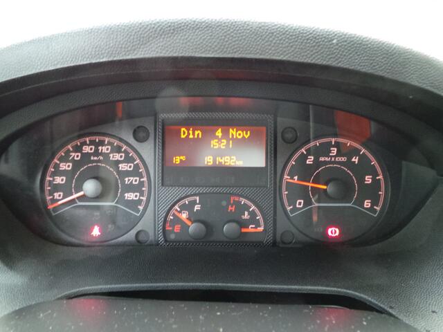 Peugeot BOXER 333 2.0 BlueHDI L1H2 Premium Airco,Cruise,navigatie,Camera,Enz Bedrijfswageninrichting