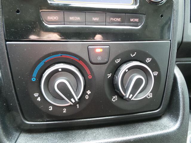 Peugeot BOXER 333 2.0 BlueHDI L1H2 Premium Airco,Cruise,navigatie,Camera,Enz Bedrijfswageninrichting