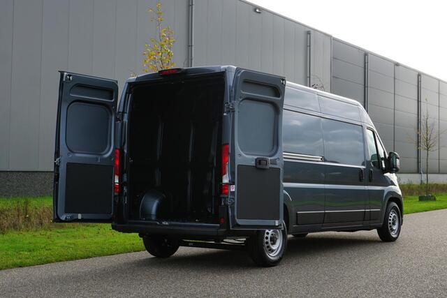 Peugeot BOXER 2.2 BlueHDi 180 L3H2 3.5t Zwaar Automaat |BPM vrij |Groot scherm |Camera |Navi |Cruise |Climate control |Mistlampen |EURO6d |180 pk |Metallic |Nieuw