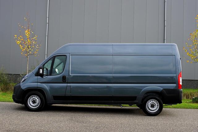 Peugeot BOXER 2.2 BlueHDi 180 L3H2 3.5t Zwaar Automaat |BPM vrij |Groot scherm |Camera |Navi |Cruise |Climate control |Mistlampen |EURO6d |180 pk |Metallic |Nieuw