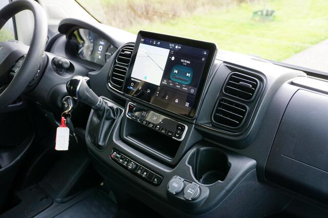 Peugeot BOXER 2.2 BlueHDi 180 L3H2 3.5t Zwaar Automaat |BPM vrij |Groot scherm |Camera |Navi |Cruise |Climate control |Mistlampen |EURO6d |180 pk |Metallic |Nieuw