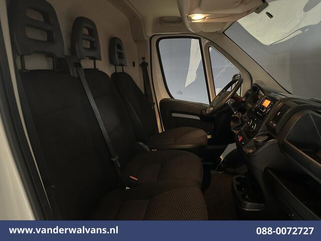 Peugeot BOXER 2.2 BlueHDi 120pk L1H1 Euro6 Airco | Dakdragers | 2500kg Trekhaak Bijrijdersbank
