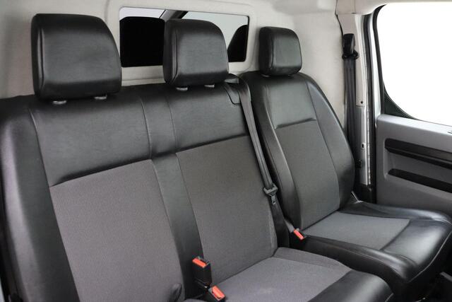 Peugeot EXPERT 231L 2.0 BlueHDI 180 Premium Pack | Navigatie | Climate & Cruise Control | Trekhaak | 3-Zitter | Achteruitrijd Camera met Dodehoeksensoren |