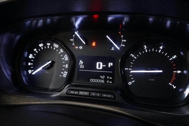 Peugeot EXPERT 145pk L3 Automaat Airco Cruise Navi Trekhaak Airco Cruise Control Trekhaak