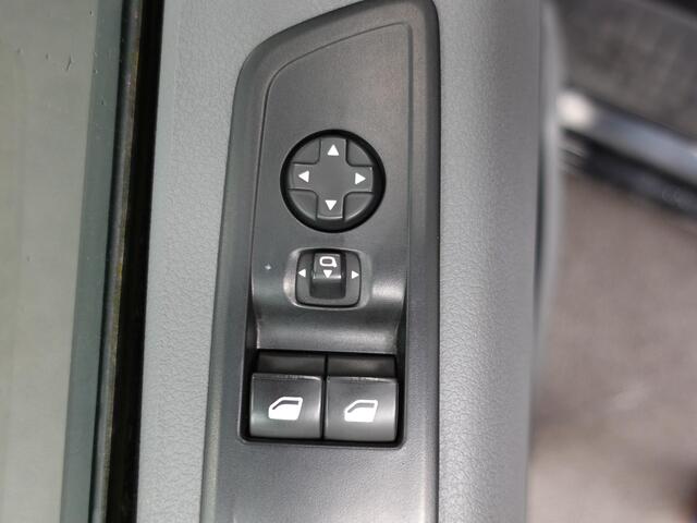 Peugeot EXPERT 100pk L2H1 Premium Apple Carplay / Android Auto Cruise control Airco DAB+ 3zits Lichtmetalen velgen