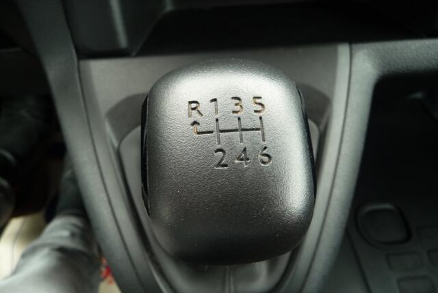 Peugeot EXPERT 1.5 BlueHDI 120 pk S&S L2 trekhaak Navi, carplay