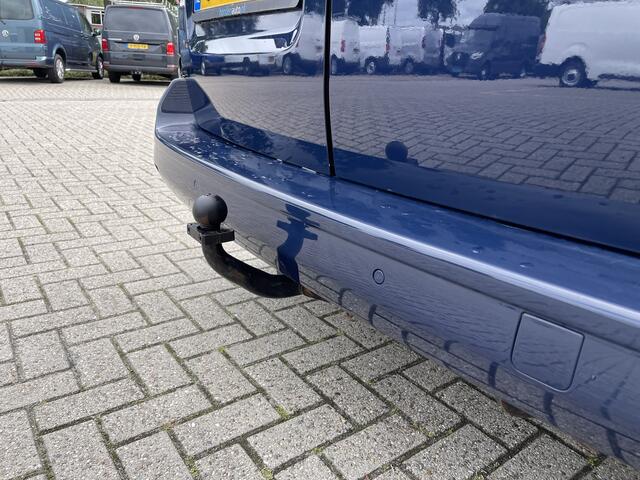 Peugeot EXPERT 226C 1.6 BlueHDI 95 Premium / speciaal gebouwd voor honden vervoer / hondenauto / omvormer / airco / cruise control / trekhaak / parkeersensoren achter !