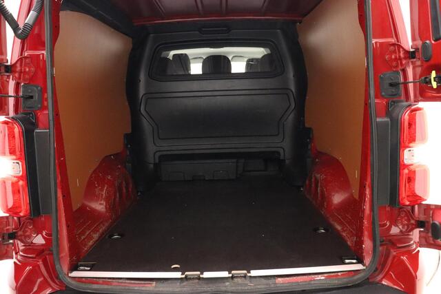 Peugeot EXPERT 2.0HDI 120 pk Dubbele Cabine | Camera | Trekhaak | 5 zitplaatsen| Navigatie |