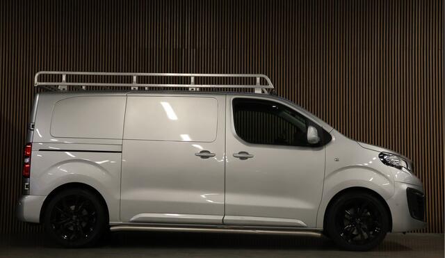 Peugeot EXPERT 2.0 BlueHDI 180 Premium Pack 177 PK | 3-Zitter | CarPlay | Camera | Dodehoek detector | Airco | Trekhaak | Imperiaal | Lederen bekleding | Nieuwe APK | NAP Logisch